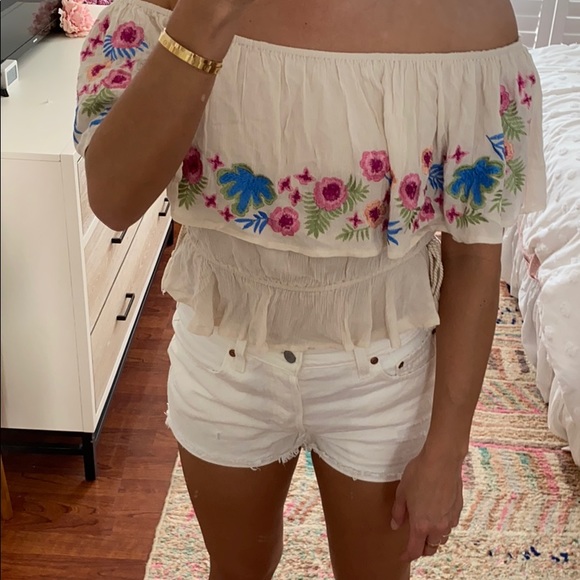 NWT RahiCali off the shoulder top. - Picture 2 of 4